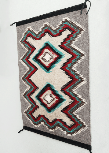 TAPPETO NATIVI AMERICANI NAVAJO EYE DAZZLER DI CLARA JOE NATIVI AMERICANI - Foto 6 di 7