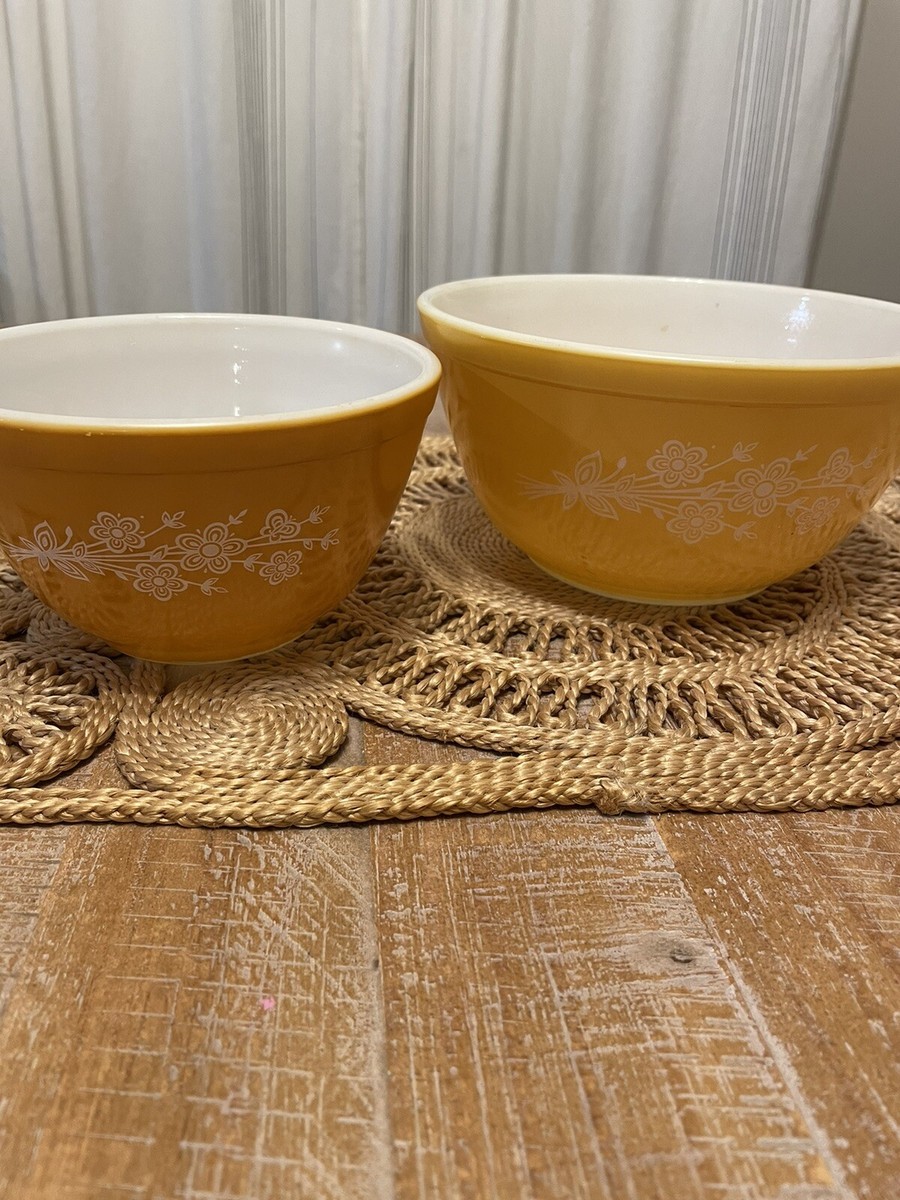 PYREX Butterfly Gold Set of 2 Mixing Bowls. 401, 402 | eBay