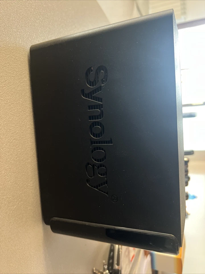 Synology Diskstation DS-213+ NAS + 2 Dischi 6TB WD Red - Immagine 2 di 3