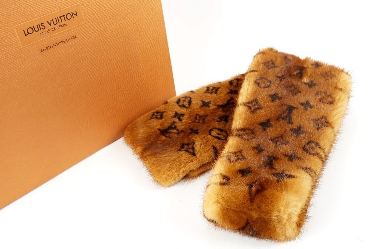 Louis Vuitton M72245 Escharp Vizon Mink Monogram Fur Scarf Brown