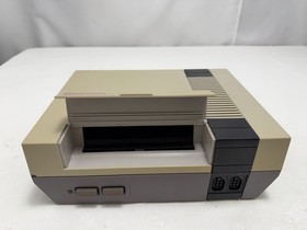 1985 Original NES Nintendo System Console Controllers RF Switch TESTED WORKING