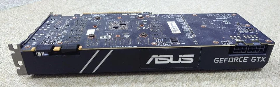 Tarjeta de video ASUS NVIDIA GeForce GTX 1080 Ti 11 GB Turbo GPU usada Foto 3 de 4