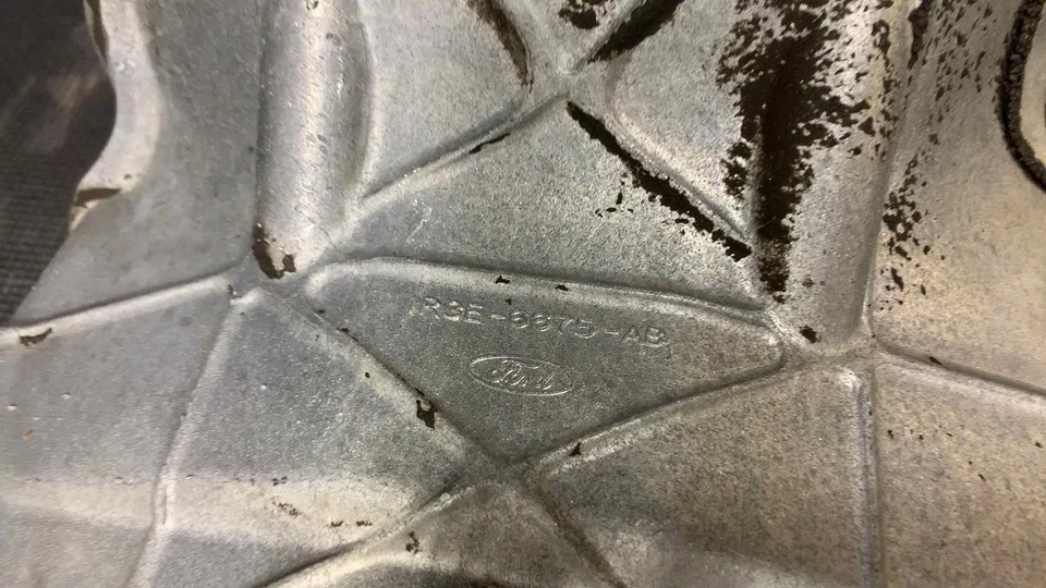 Ford Mustang 3.8L Oil Pan 2003 2004 OEM Foto 3 de 4