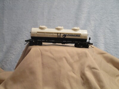 Vintage Bachmann HO SCALE TRAIN Cyanamid 3 Dome Tank Car