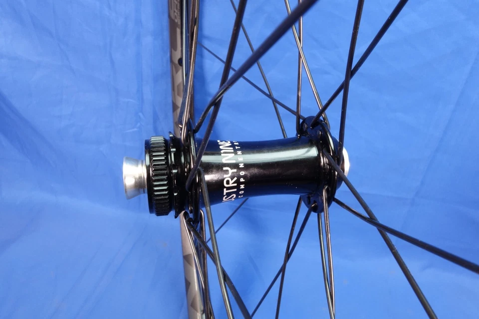 NEW Industry Nine Torch/Easton ARC 25 Gravel CL Disc Wheelset, 12x100, 12x142 - Image 4 of 4