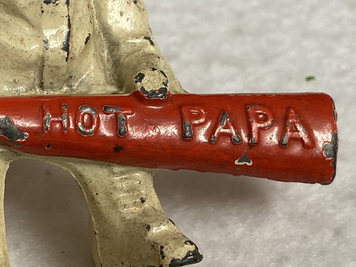 VINTAGE HOT PAPA TOY FIREFIGHTER?FLAME THROWER?CAST METAL,30s?MANOIL 92 USA,OLD - Picture 3 of 5