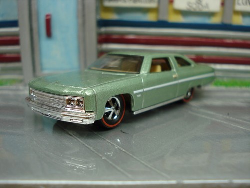 Matchbox '75 Chevy Caprice with great looking Super Custom Redline Conversion - Picture 5 of 11