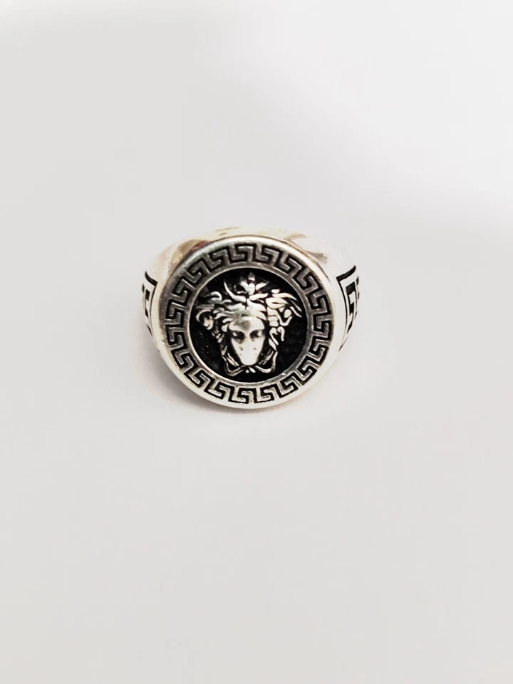 Anillo Versace Medusa de plata de ley 925 con logotipo de plata negro talla 9 para hombre Foto 3 de 4