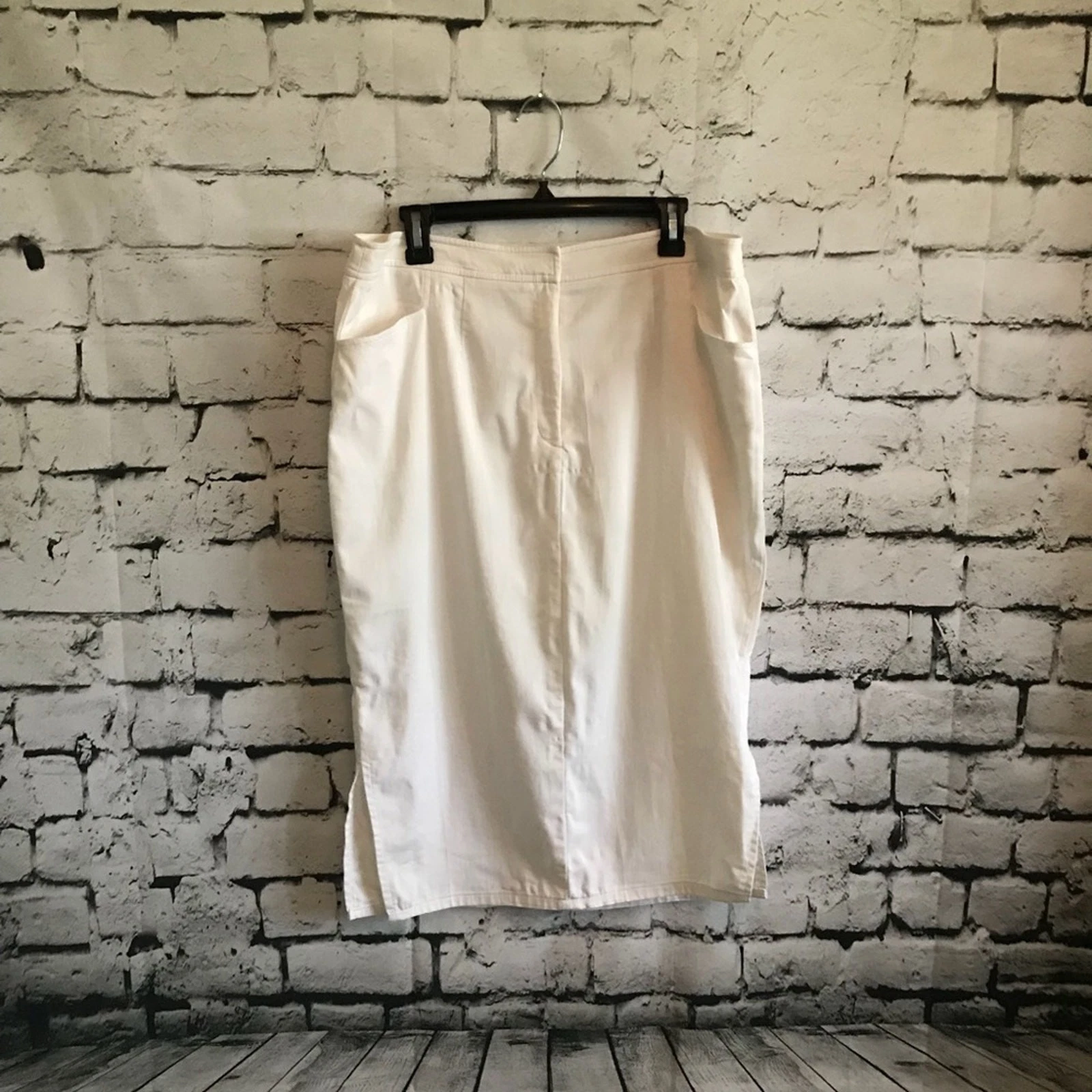 Apostrophe White Skirt Size 18W