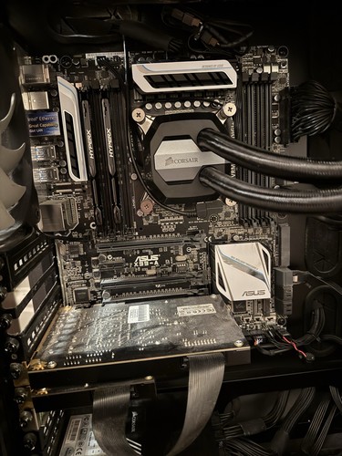 Corsair Graphite Series 780T Tower Intel I7 RM650X ASUS Motherboard Hyper DDR - Picture 9 of 14