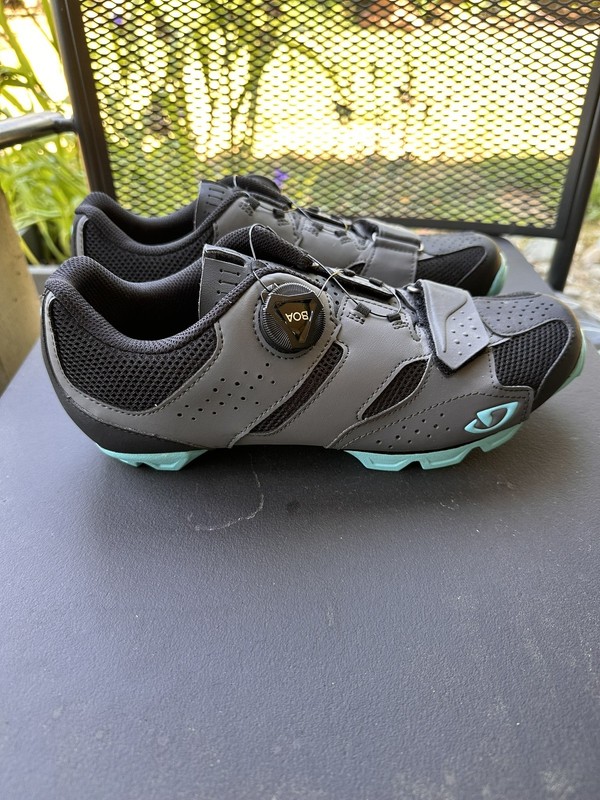 Giro BOA Womens Cycling Shoes Sz 8.5 Black Slip On Low Top Round Toe New w/o box