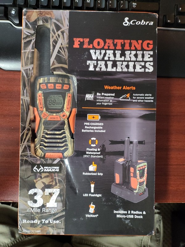 NEW Cobra CXT1035FLT-CAMO floating walkie talkies (2) Never used