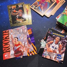 Lot de cartes diverses de NBA des années 90. Environ 150 cartes.