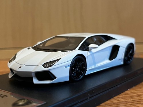FRONTIART 1 43 Lamborghini Aventador LP 700 4 Biały puszek