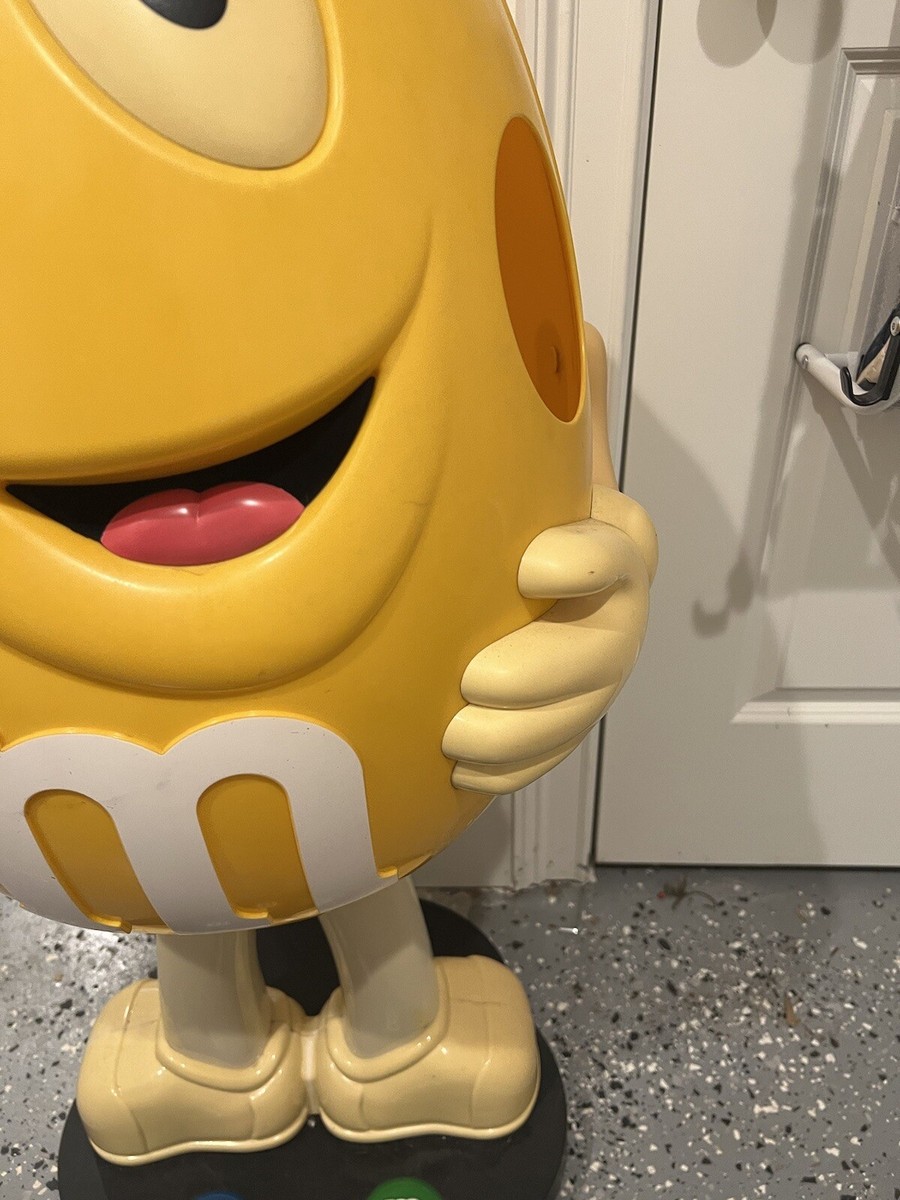 M&M's ストアディスプレイ イエロー M&M Yellow Candy Store Display 40