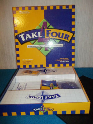 TAKE 4 FOUR BRETTSPIEL - WÖRTER/ALPHABETISIERUNG, BILDUNG - LERNRESSOURCEN 8+ - SEHR GUTER ZUSTAND