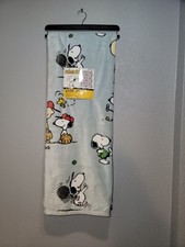 NWT Peanuts Snoopy Super Soft Throw Blanket 50x70 In