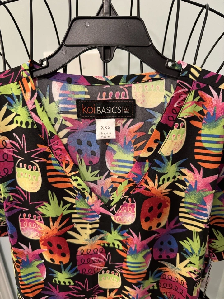 New Koi Basics Tiki Pineapple Leslie scrub top women Extra Extra Small XXS 2XS - Image 2 of 4