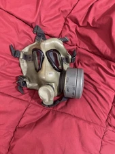 Vintage GAS MASK 1953 US ARMY MILITARY FIELD GEAR GM LOT NY- 11139-8502/3-2-53