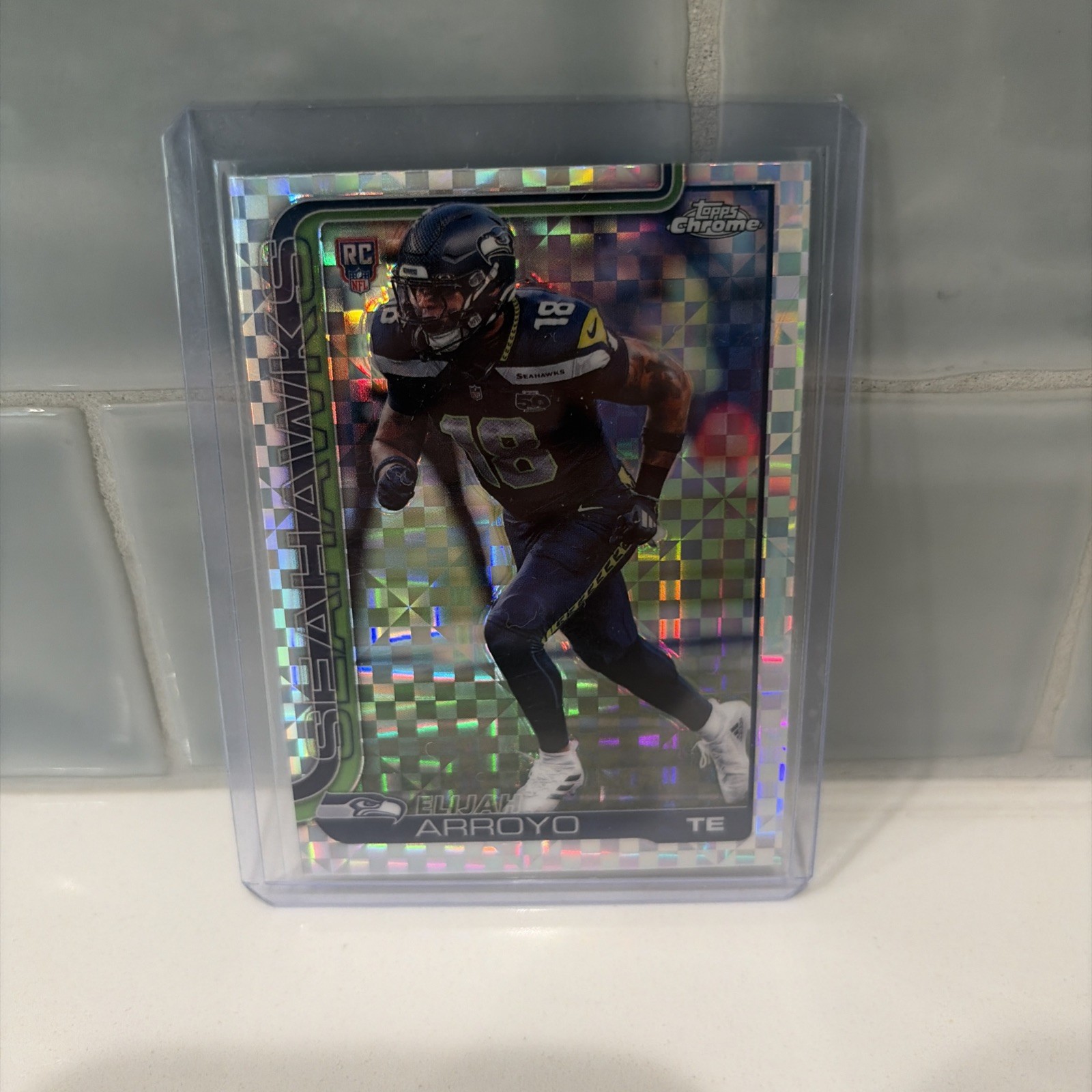 Elijah Arroyo Topps Chrome #396 X-Fractor