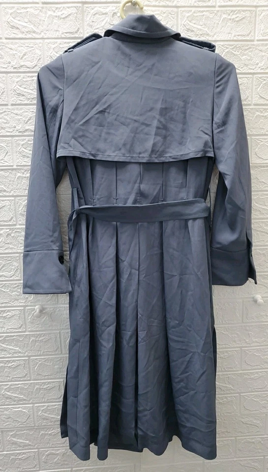Nueva gabardina larga plisada suave Banana Republic con cinturón azul talla pequeña Foto 3 de 4
