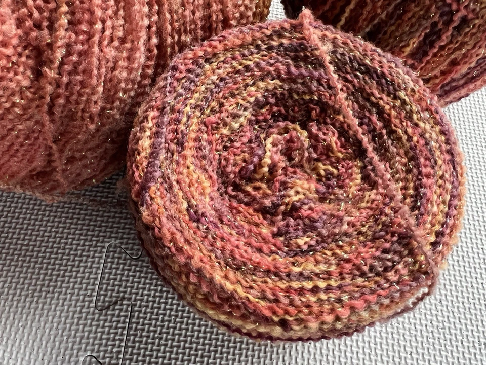 CHERRY TREE HILL OCEANIA dk Hand Dyed Yarn INDIAN SUMMER 100% Wool &lurex: Lot 2 - Image 3 of 4