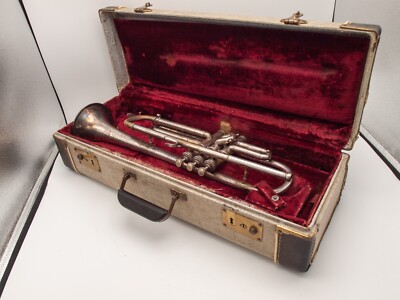 C.G. Conn 22B New York Symphony トランペット 1928 - C.G. Conn 22b New York Symphony Bb Trumpet w/ 2 Mouthpieces