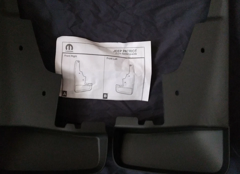 Protector contra salpicaduras delantero de plástico negro moldeado OEM para Jeep Patriot Foto 4 de 4