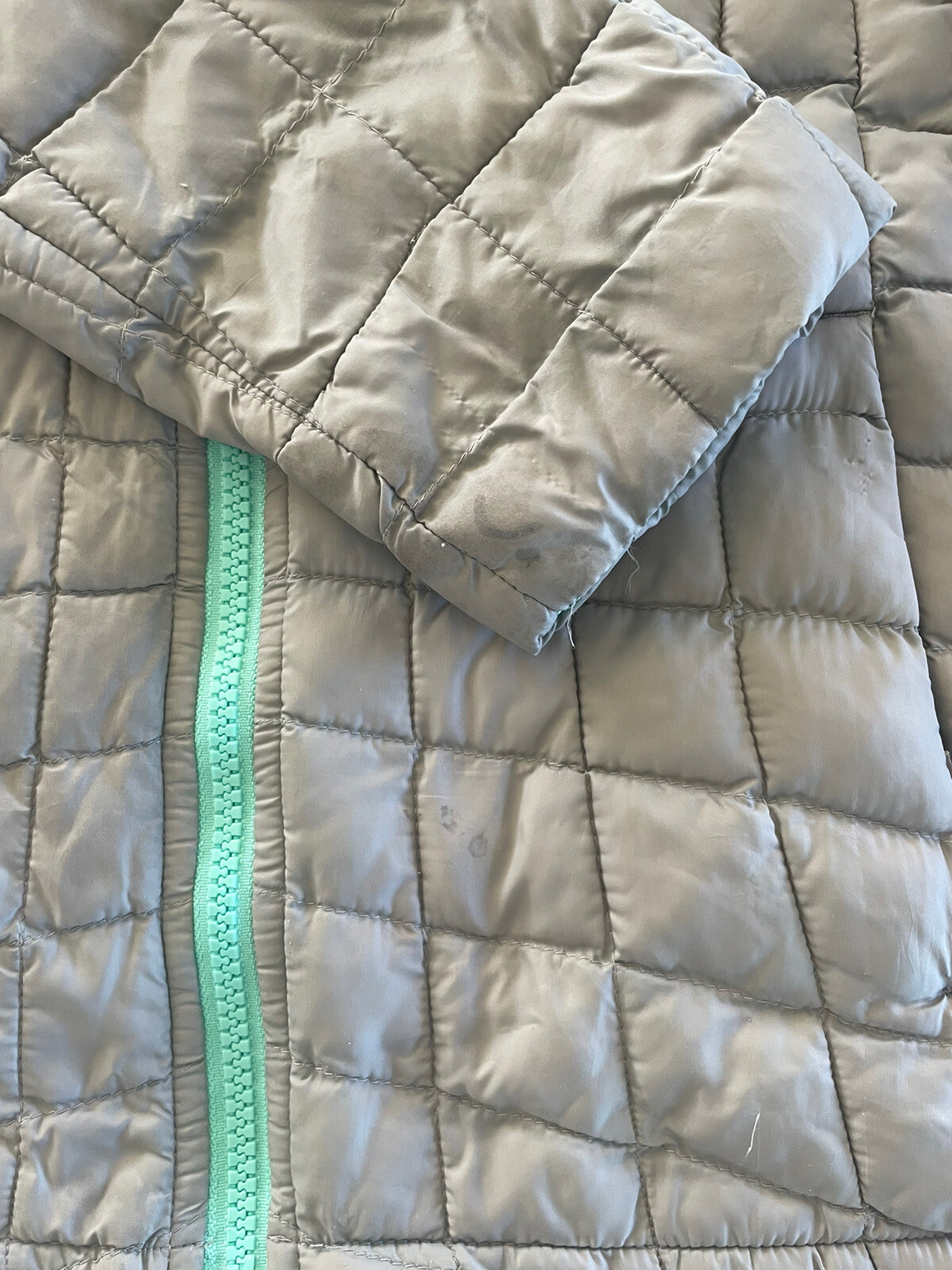 The North Face Thermoball girls Puffer Jackets size Medium (10/12)