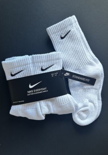 Nike Everyday Black White Cushioned Crew Cotton Socks Small Kids Woman’s Junior - Picture 1 of 7