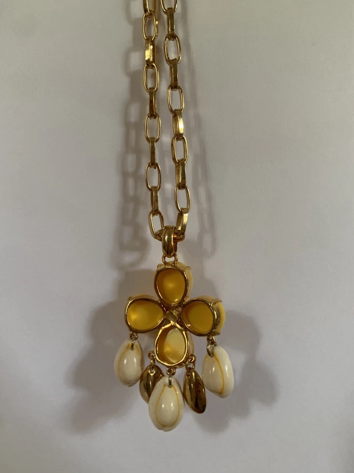 Ожерелье Tory Burch золотистые ракушки желтая смола дерево - Изображение 2 из 2
