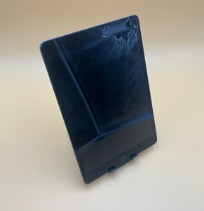 Apple iPad 8. Gen 128GB, Wi-Fi, 10,2 Zoll - Space Grau - Ersatzteilträger