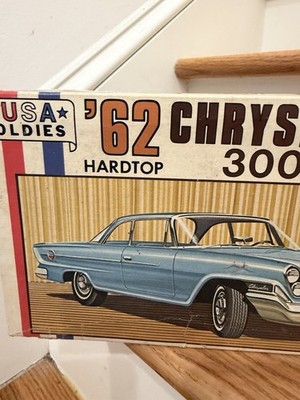 VINTAGE ORIGINAL JO-HAN 1/25 SCALE 1962 CHRYSLER HARDTOP 300 MODEL