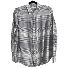 Xirena Button Down Top XS White Blue Stripe Lightweight Pleated Sleeves