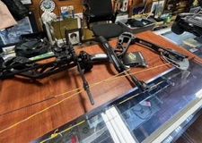 Diamond Archery by Bowtech Edge 320 Compound Bow Draw Length 15-31"