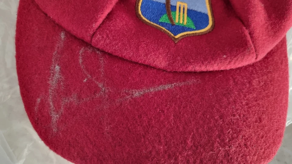 *SIGNED* BRIAN LARA  (WEST INDIES) TEST BAGGY CAP CRICKET - image 3 of 3