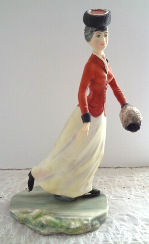 VINTAGE 1969 ROYAL WORCESTER BONE CHINA FIGUR "EMILY" - VICTORIAN SERIES - SKATER