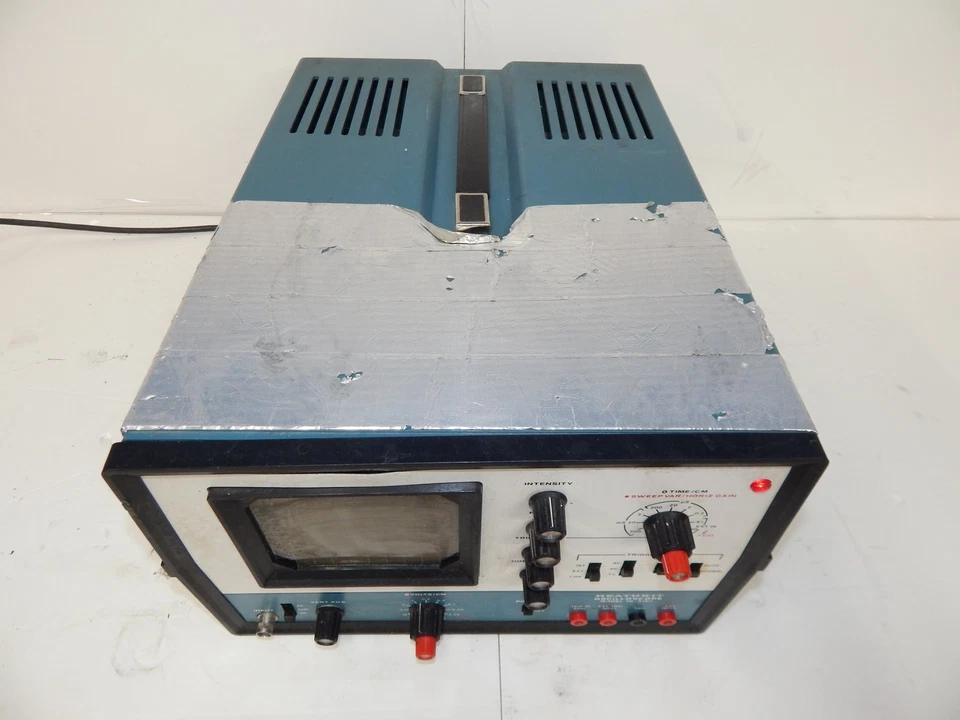 *TC* HEATHKIT Model IO-4105 OSCILLOSCOPE (FIY17) - Image 4 of 4