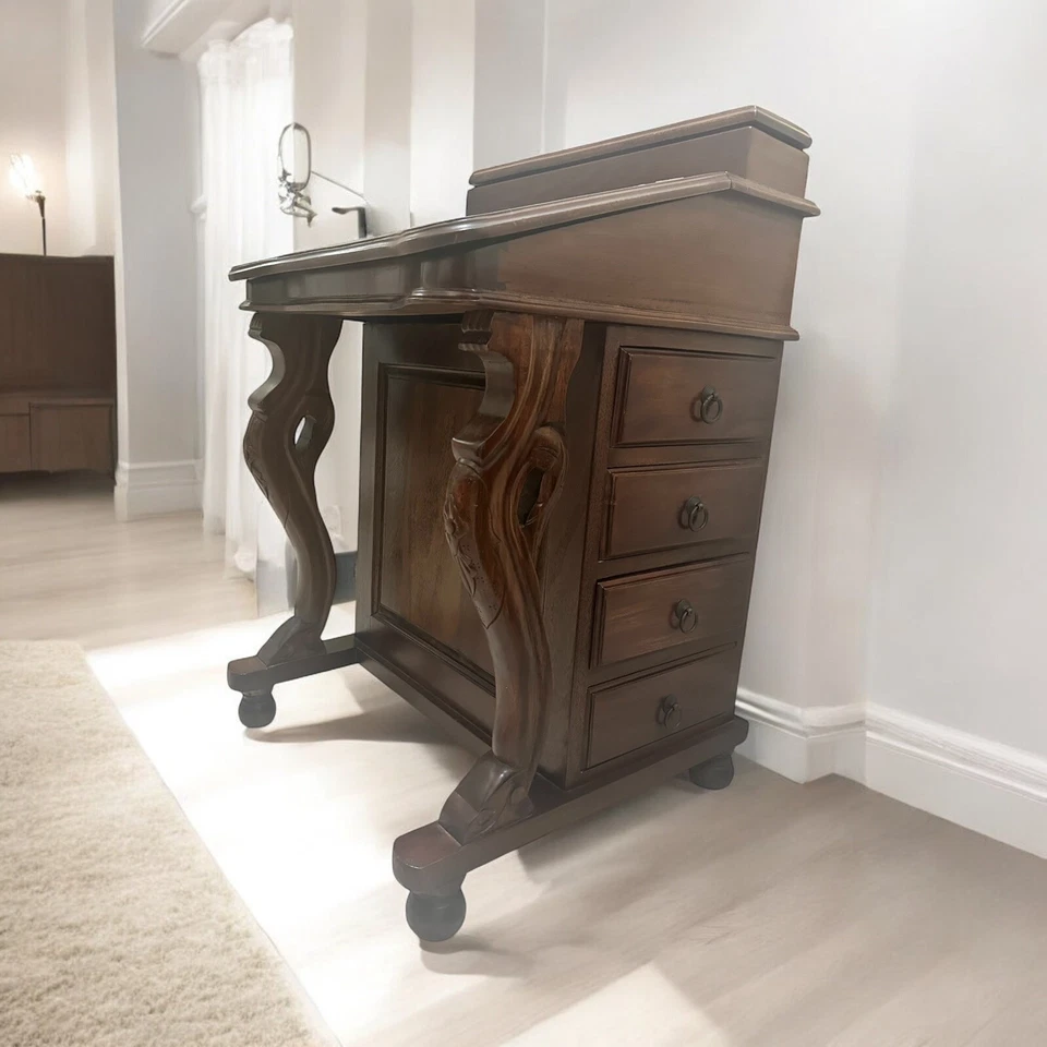 Escritorio de artista vintage Davenport Captains caoba victoriano con incrustaciones de cuero verde Foto 2 de 4