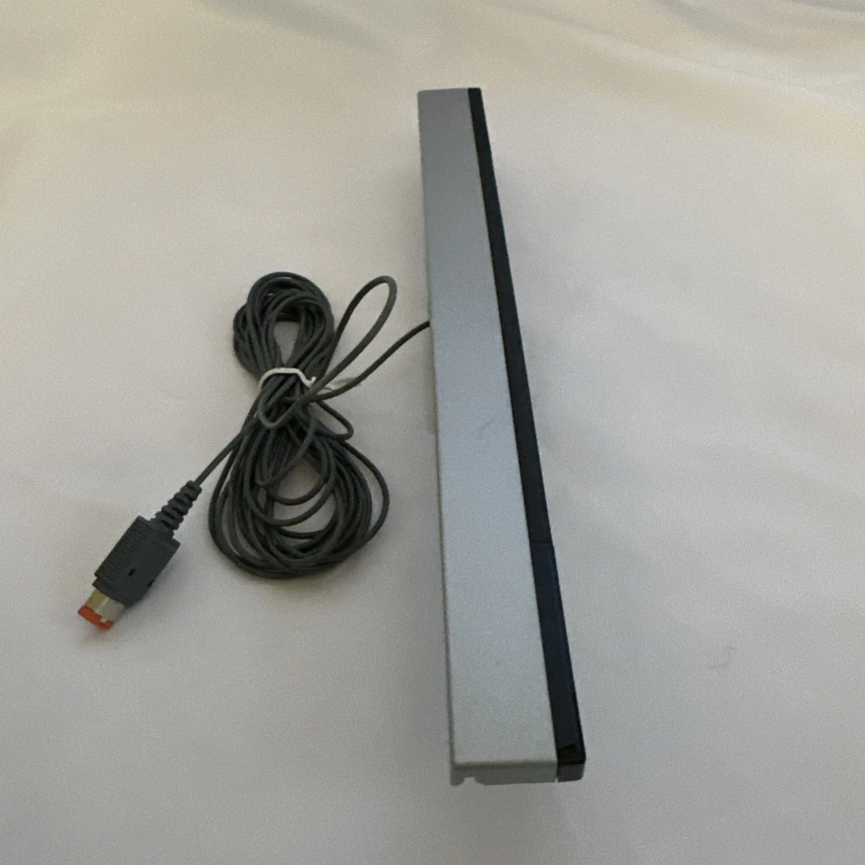 Official Nintendo Sensor Bar Original Genuine Infrared Nintendo Wii or Wii U OEM - Image 2 of 4