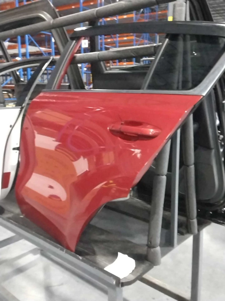 二手 左后门总成 后侧 适合:2017 起亚 Sportage 隐私色调 glas — 第 3/4 张图片