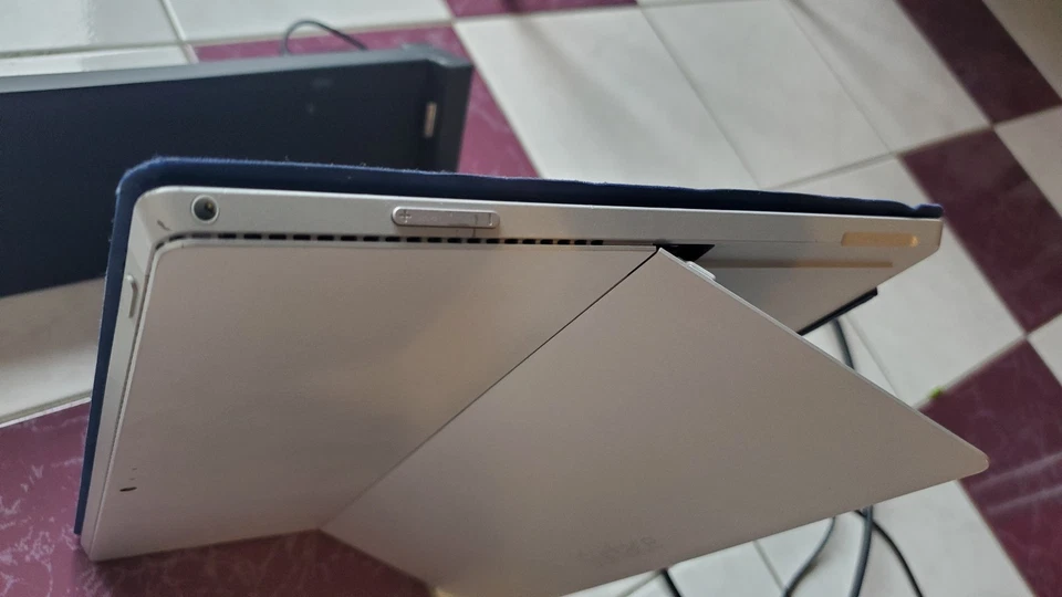 Microsoft Windows 10 Pro Surface Pro 3 i5 128GB dock key case bundle - Image 4 of 4