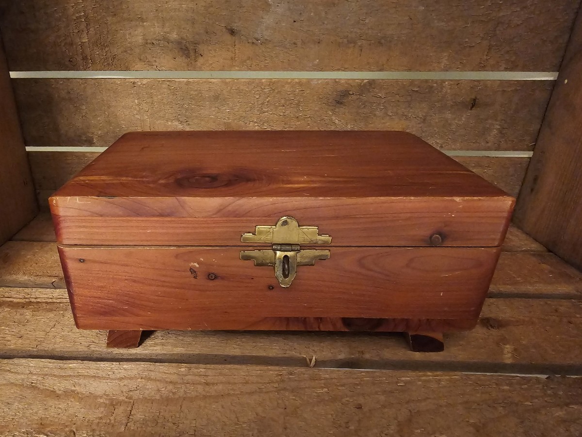 Small Cedar Chest Trinket Box With Latch And Retro Style Legs | eBay