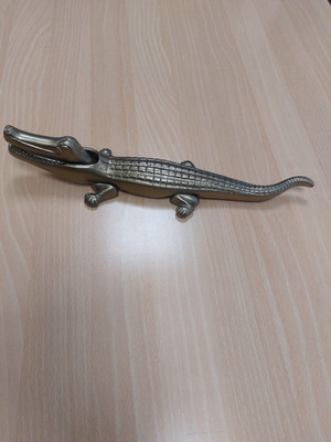 Antiker viktorianischer schwerer Krokodil Nussknacker aus Gusseisen 