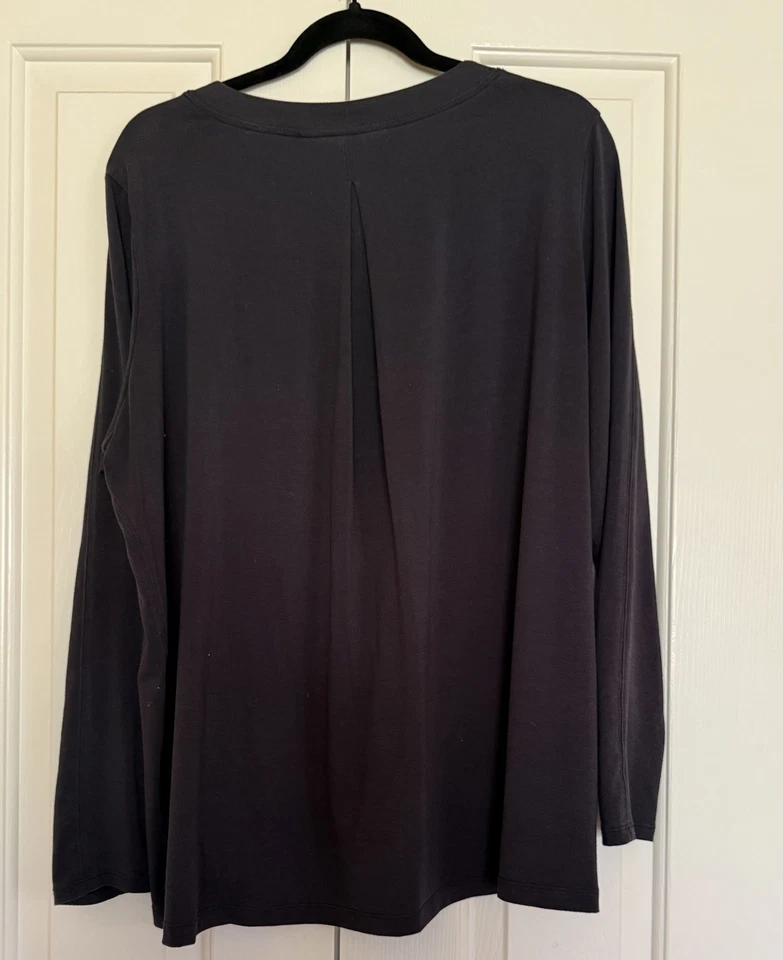 Camiseta Athleta com Facilidade L Preta Manga Longa Top Macia Respirável Secagem Rápida - Imagem 2 de 2