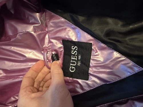 guess women's pink quilted puffer jacket. Size XL. hooded full zip logo short image 3