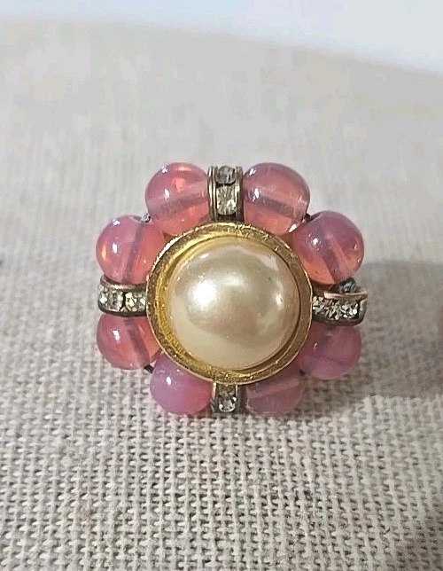 Gerald Vosca Pastel Pink , Pearl & Rhinestone Clip-on Earrings 1970-80'S - Image 2 of 4