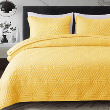 Soft Queen Size Quilt Set for All Seasons, 3-Piece Ultrasonic Geometric Quilts B