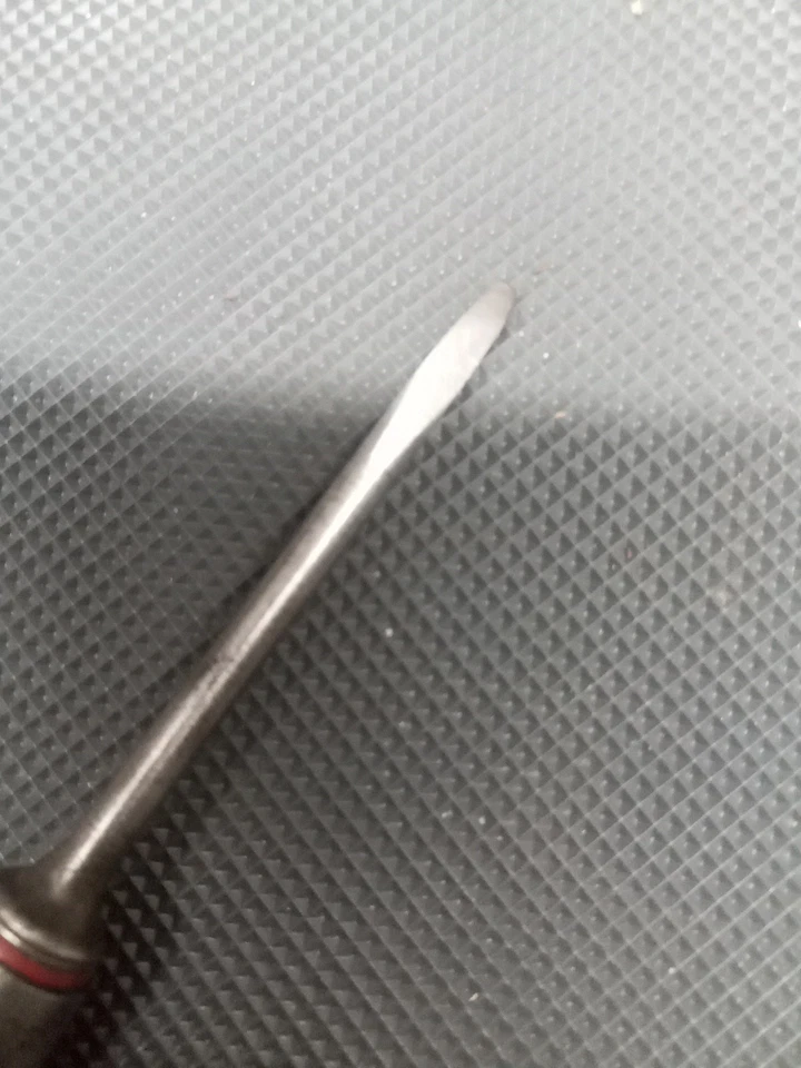 3x Destornillador vintage con mango de madera, 1x Bridgeport, 2x Androck (un punzón). Foto 4 de 4