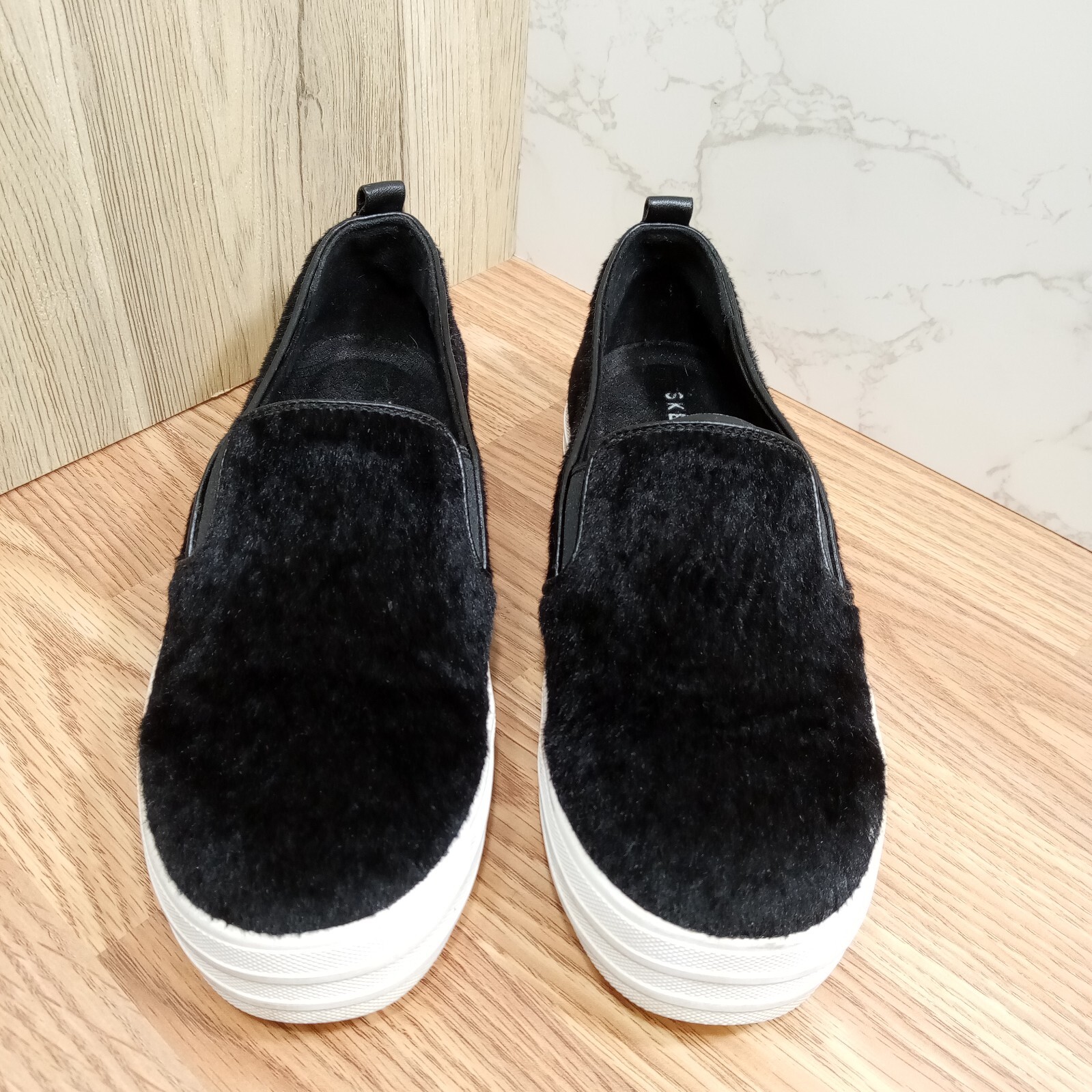 PONY Scarpe slip on Skechers Street donna taglia 7 5 EU 37 5 pelliccia sintetica nere capelli di cavallo